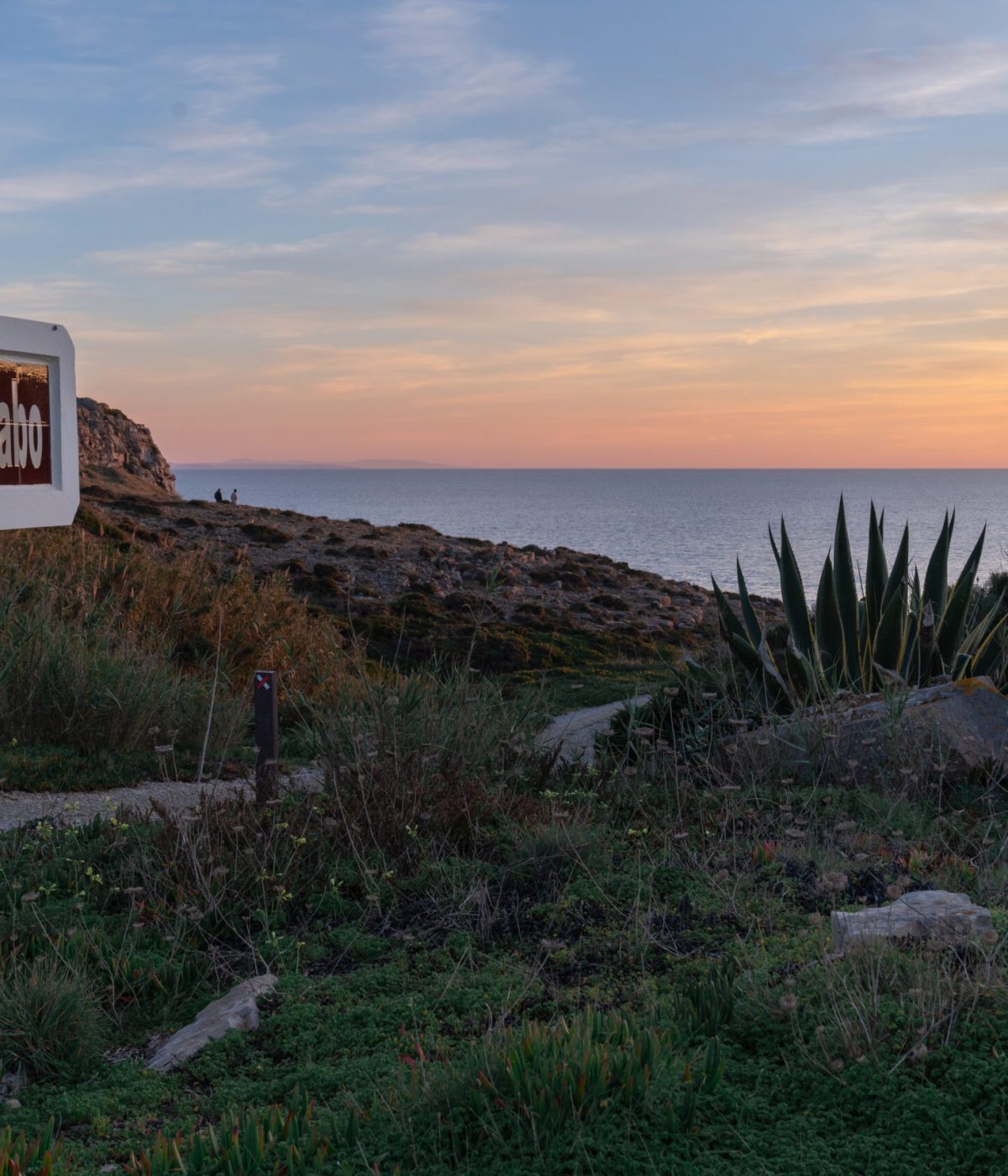 EXPLORE CABO CARVOEIRO
    Discover dramatic limestone cliffs and the iconic Nau dos Corvos. This rugged cape offers panoramic Atlantic views and a historic lighthouse at the edge of the world.