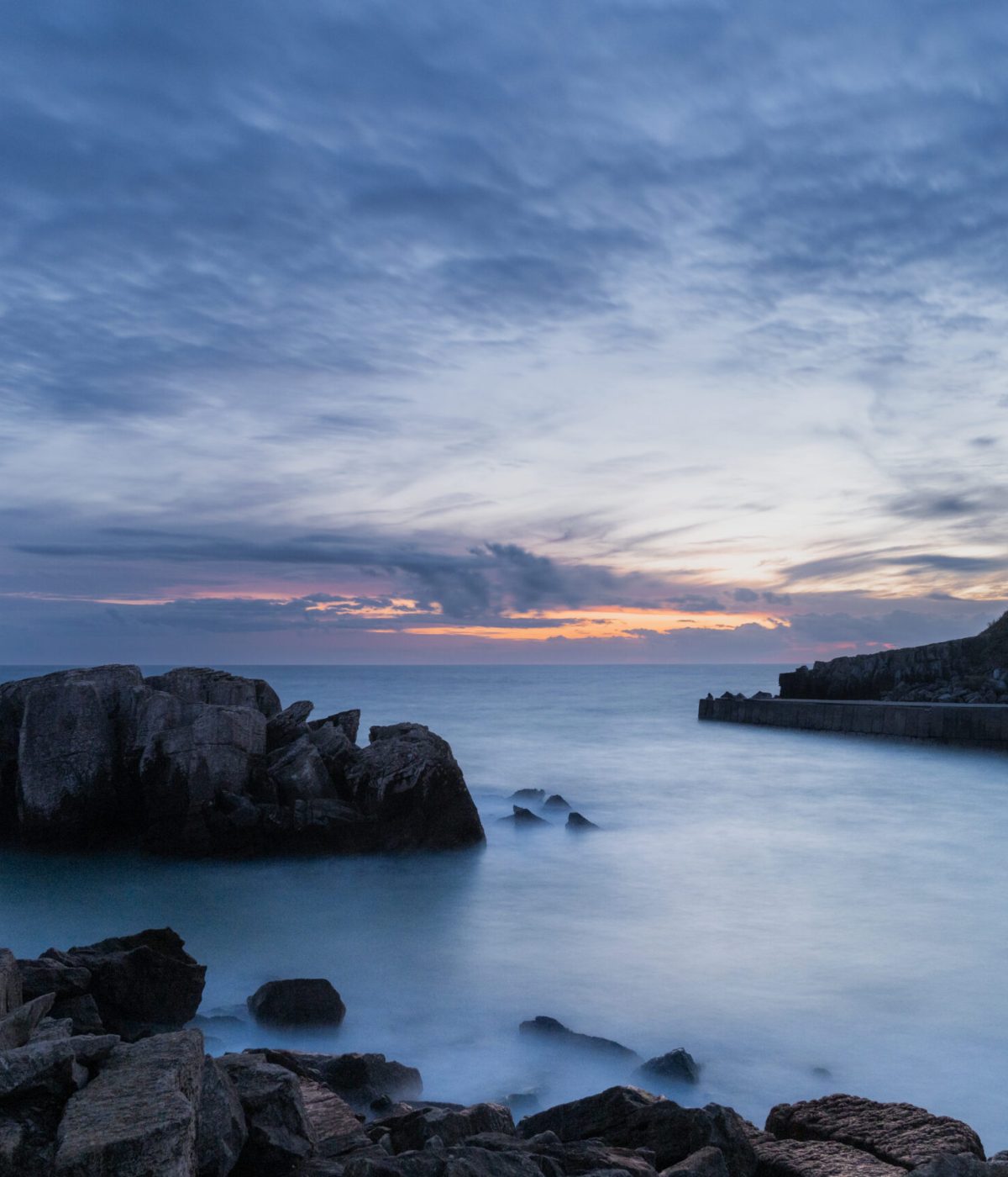 EPIC LANDSCAPE
    Discover the raw beauty of Porto d'Areia, where towering limestone cliffs and rugged coastal formations meet the power of the Atlantic.
