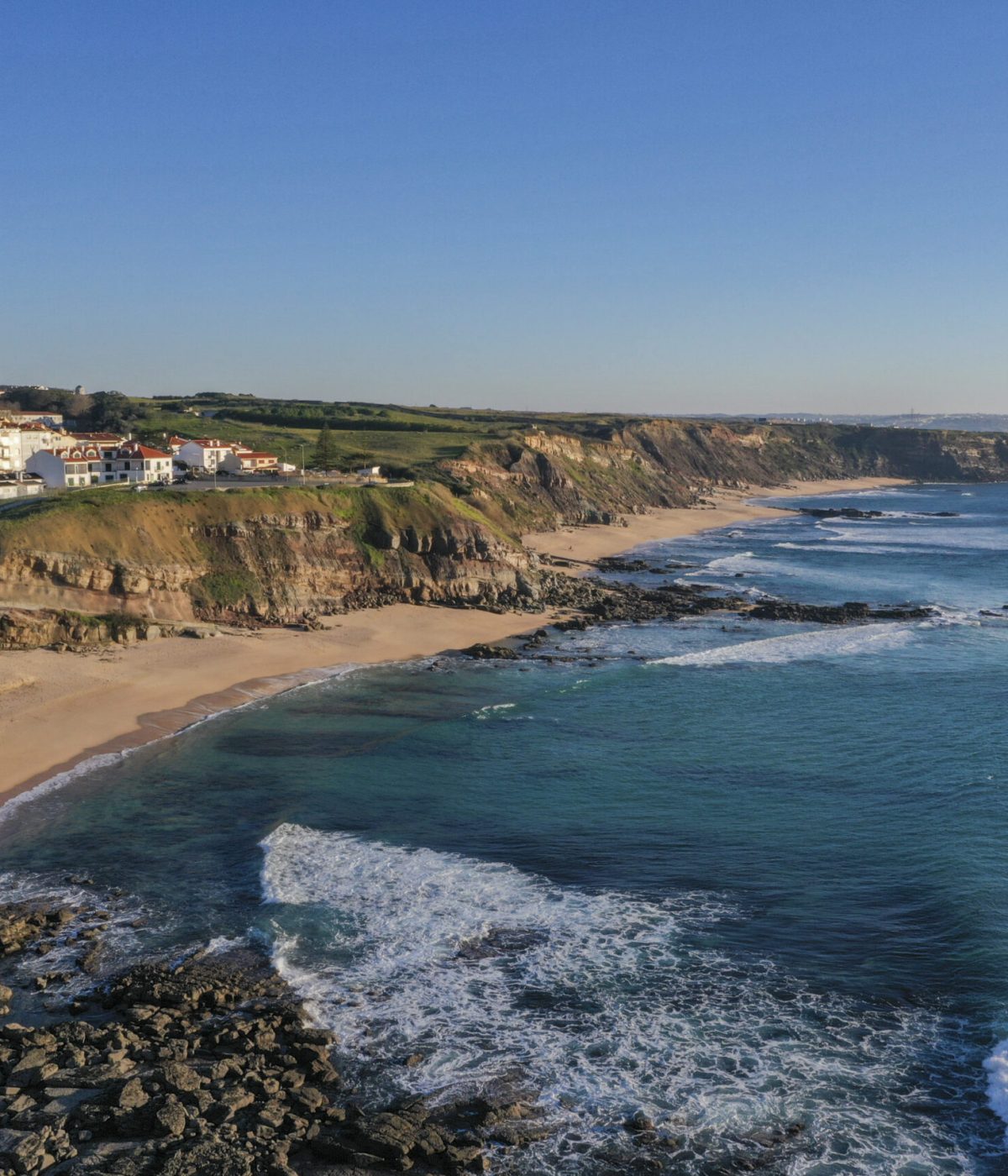 COASTAL ESCAPE
    Explore the stunning cliffs and golden sands of São Bernardino, a peaceful retreat just minutes from Baleal.